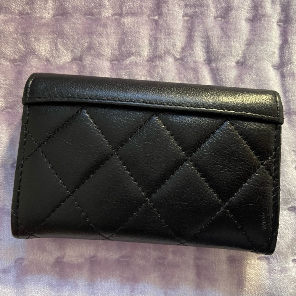 Chanel quilted card holder in black. - Picture 5 of 6